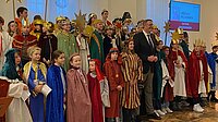Sternsinger:innen bei Ministerpräsident Alexander Schweizer