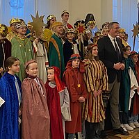 Sternsinger:innen bei Ministerpräsident Alexander Schweizer